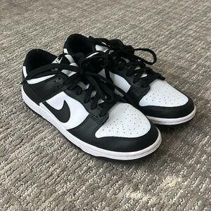 Nike panda dunks